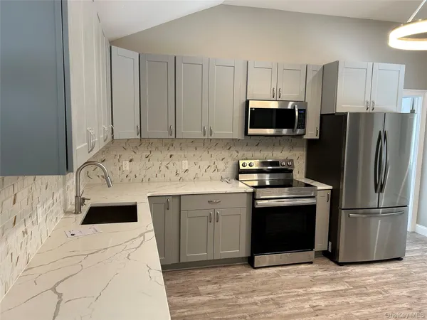 $2,300 | 135 Gale Road, Unit UPSTAIRS, Mongaup Valley, NY 12762