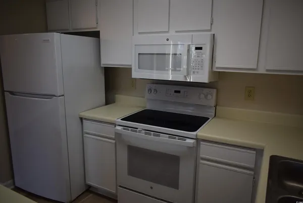 $1,400 | 510 Fairwood Lakes Drive, Unit 19C, Myrtle Beach, SC 29588