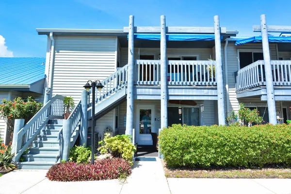$199,900 | 1555 Northeast Beacon Drive, Unit 1006, Jensen Beach, FL 34957