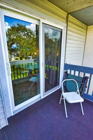 $199,900 | 1555 Northeast Beacon Drive, Unit 1006, Jensen Beach, FL 34957