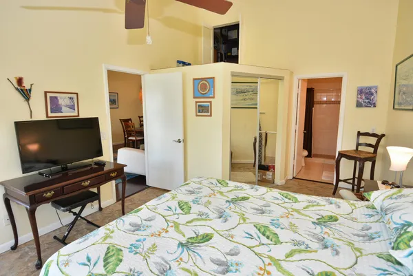 $199,900 | 1555 Northeast Beacon Drive, Unit 1006, Jensen Beach, FL 34957