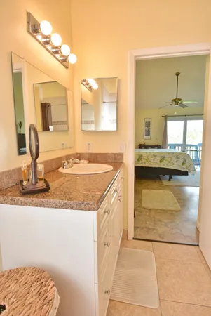 $199,900 | 1555 Northeast Beacon Drive, Unit 1006, Jensen Beach, FL 34957