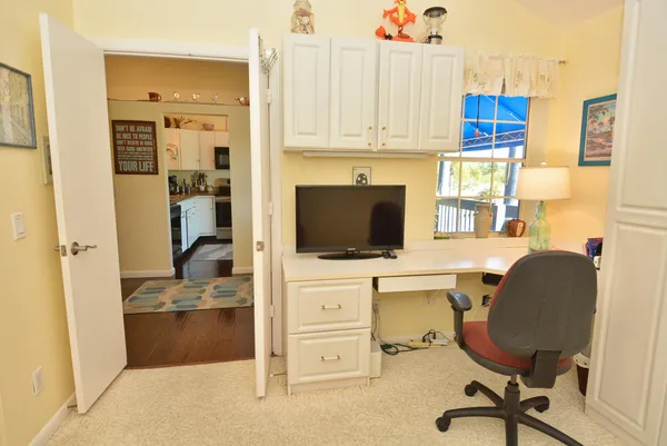 $199,900 | 1555 Northeast Beacon Drive, Unit 1006, Jensen Beach, FL 34957