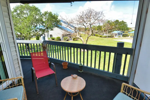 $199,900 | 1555 Northeast Beacon Drive, Unit 1006, Jensen Beach, FL 34957