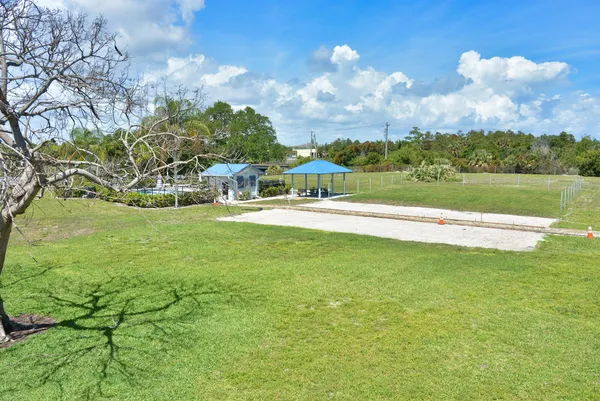 $199,900 | 1555 Northeast Beacon Drive, Unit 1006, Jensen Beach, FL 34957