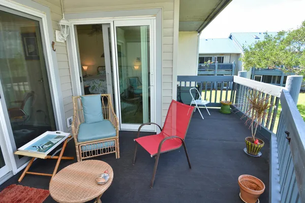$199,900 | 1555 Northeast Beacon Drive, Unit 1006, Jensen Beach, FL 34957