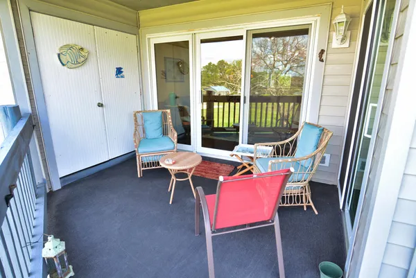 $199,900 | 1555 Northeast Beacon Drive, Unit 1006, Jensen Beach, FL 34957