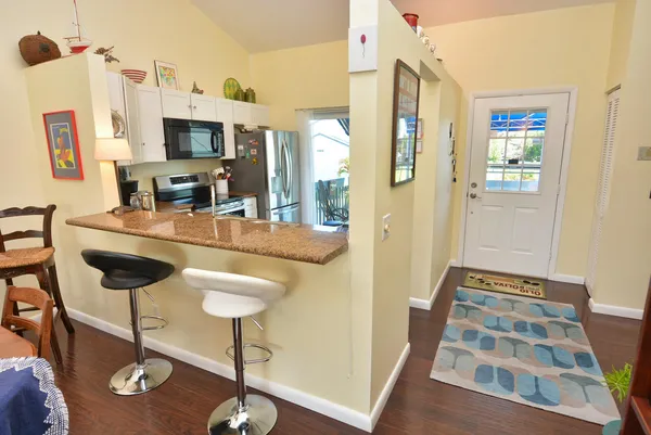 $199,900 | 1555 Northeast Beacon Drive, Unit 1006, Jensen Beach, FL 34957