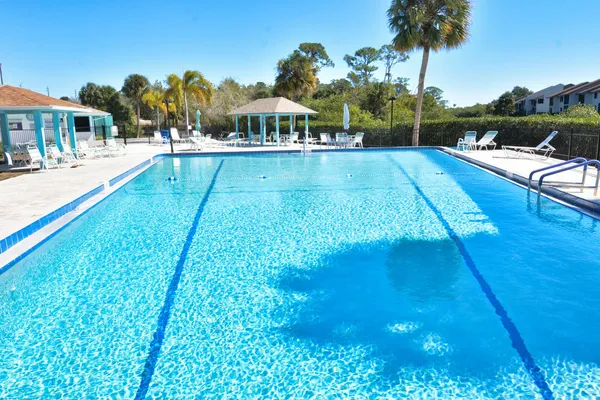$199,900 | 1555 Northeast Beacon Drive, Unit 1006, Jensen Beach, FL 34957