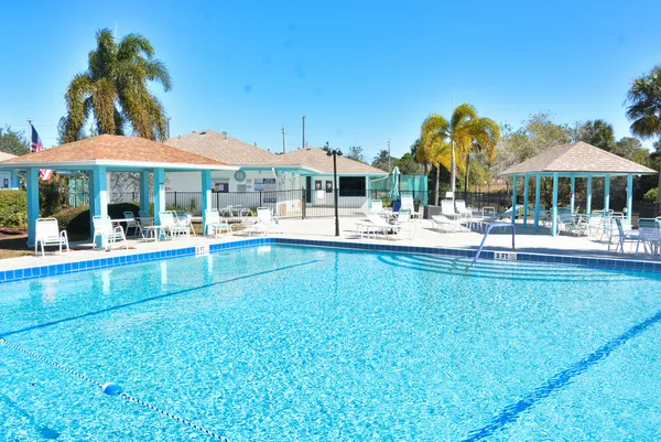 $199,900 | 1555 Northeast Beacon Drive, Unit 1006, Jensen Beach, FL 34957