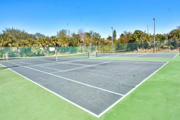 $199,900 | 1555 Northeast Beacon Drive, Unit 1006, Jensen Beach, FL 34957