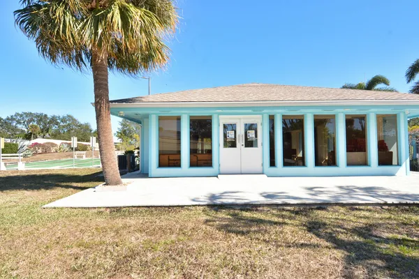 $199,900 | 1555 Northeast Beacon Drive, Unit 1006, Jensen Beach, FL 34957