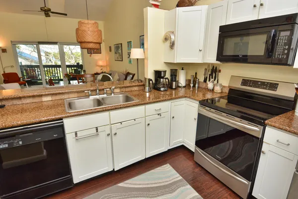 $199,900 | 1555 Northeast Beacon Drive, Unit 1006, Jensen Beach, FL 34957