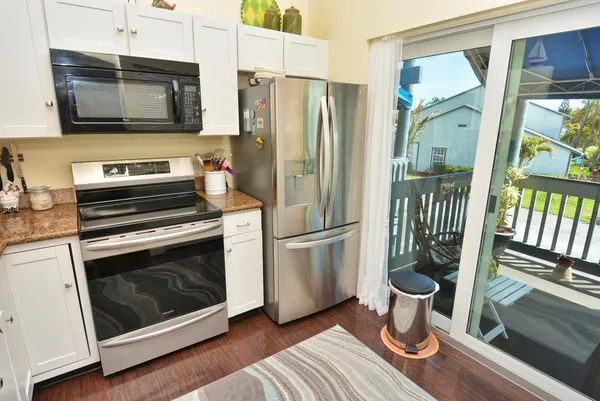 $199,900 | 1555 Northeast Beacon Drive, Unit 1006, Jensen Beach, FL 34957