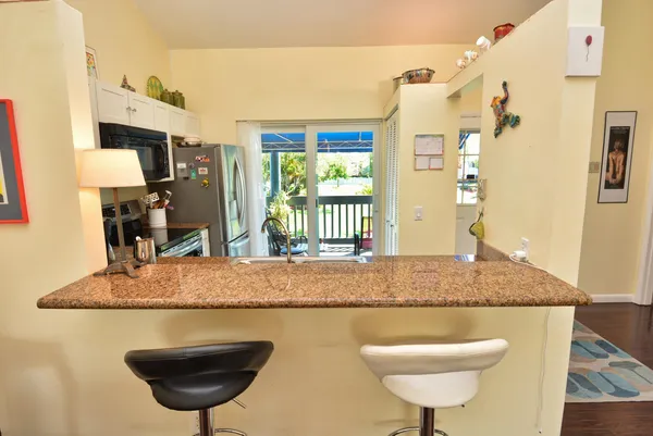 $199,900 | 1555 Northeast Beacon Drive, Unit 1006, Jensen Beach, FL 34957