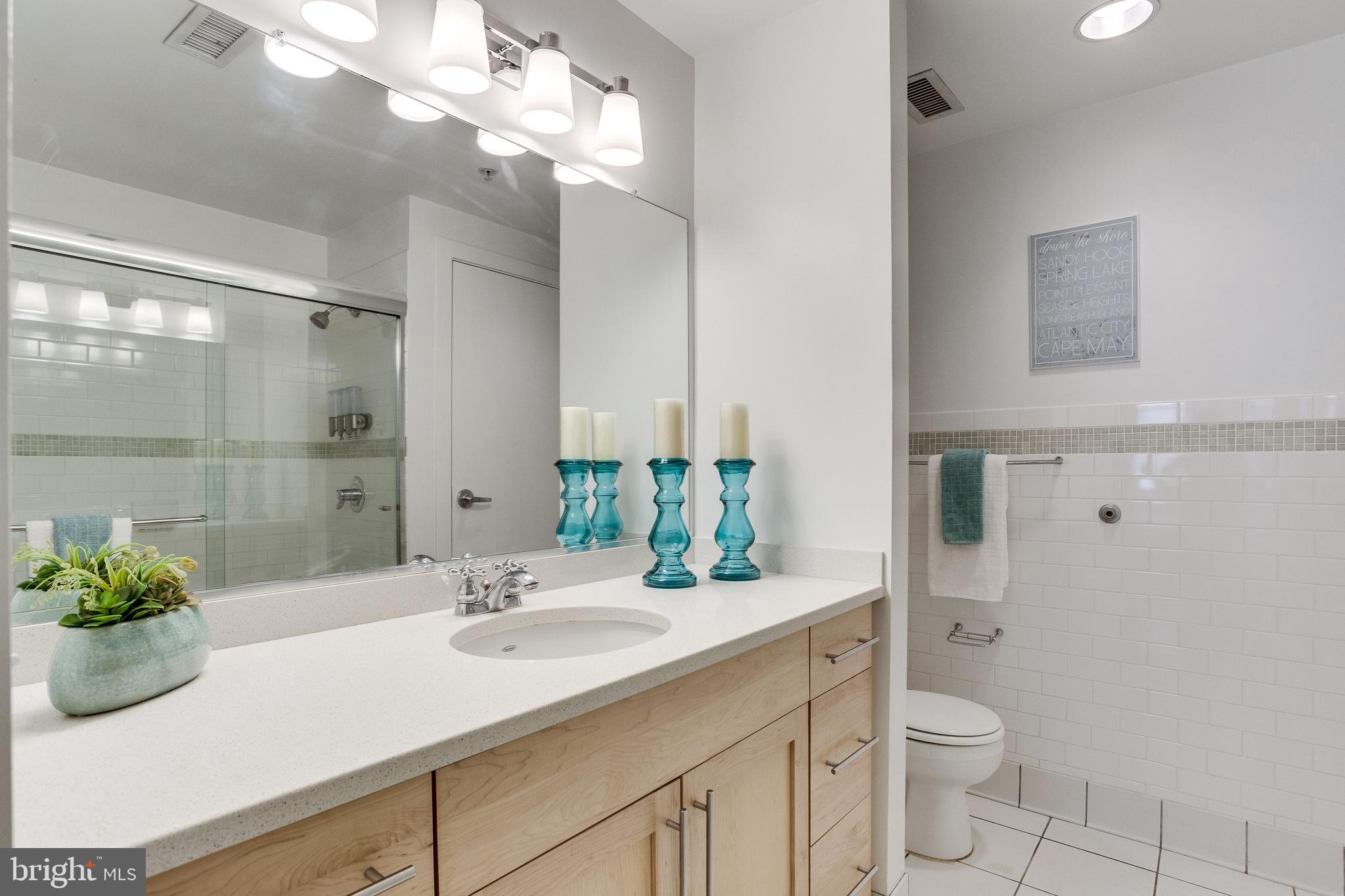 809 6th Street Northwest, Unit 35 Washington, DC 20001 - Photo 19 of 23 Large master ensuite w/ expansive counters