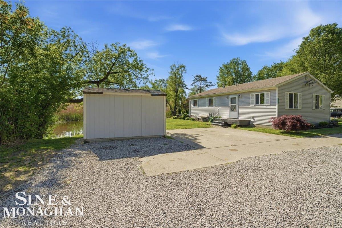 2122 Michigan Street Algonac, MI 48001 - Photo 30 of 40