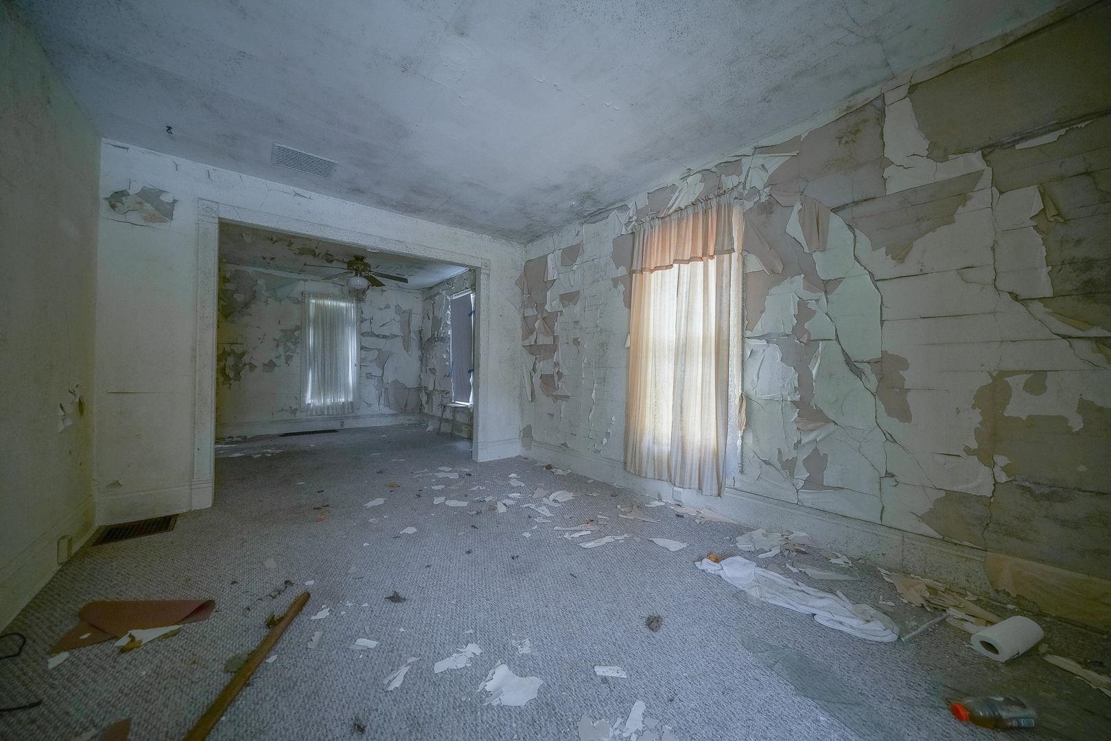 118 North Locust Street Genoa, IL 60135 - Photo 11 of 21 an empty room with windows