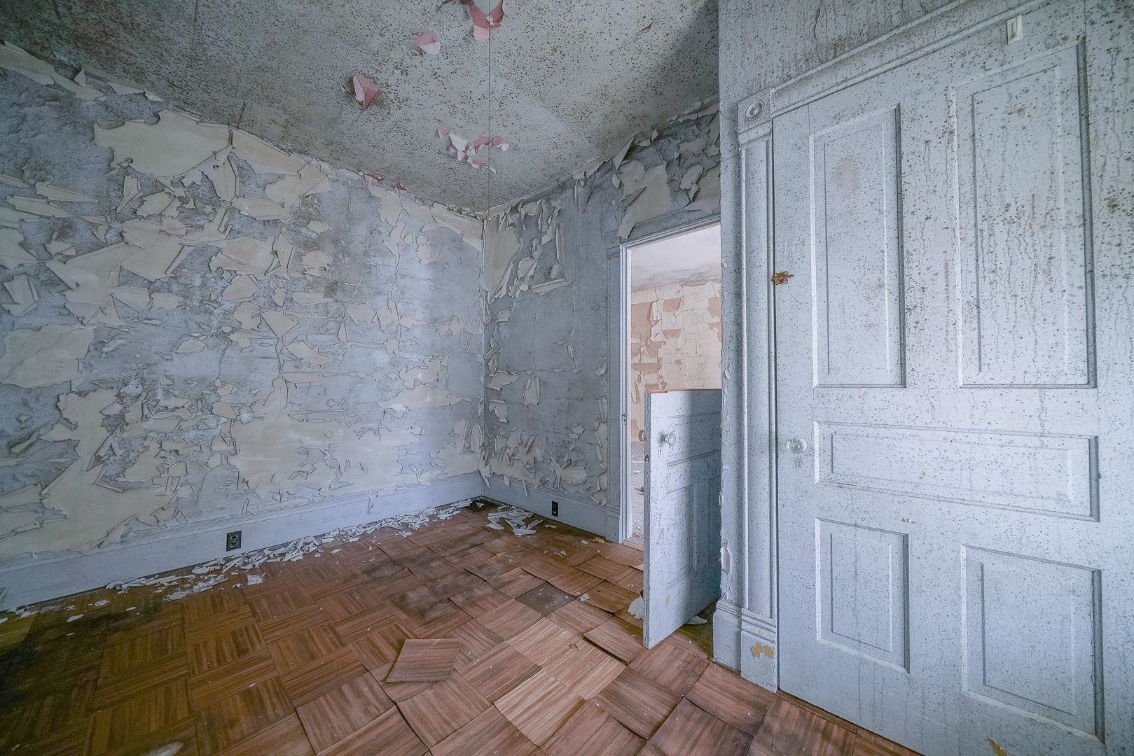 118 North Locust Street Genoa, IL 60135 - Photo 15 of 21 a view of a bathroom