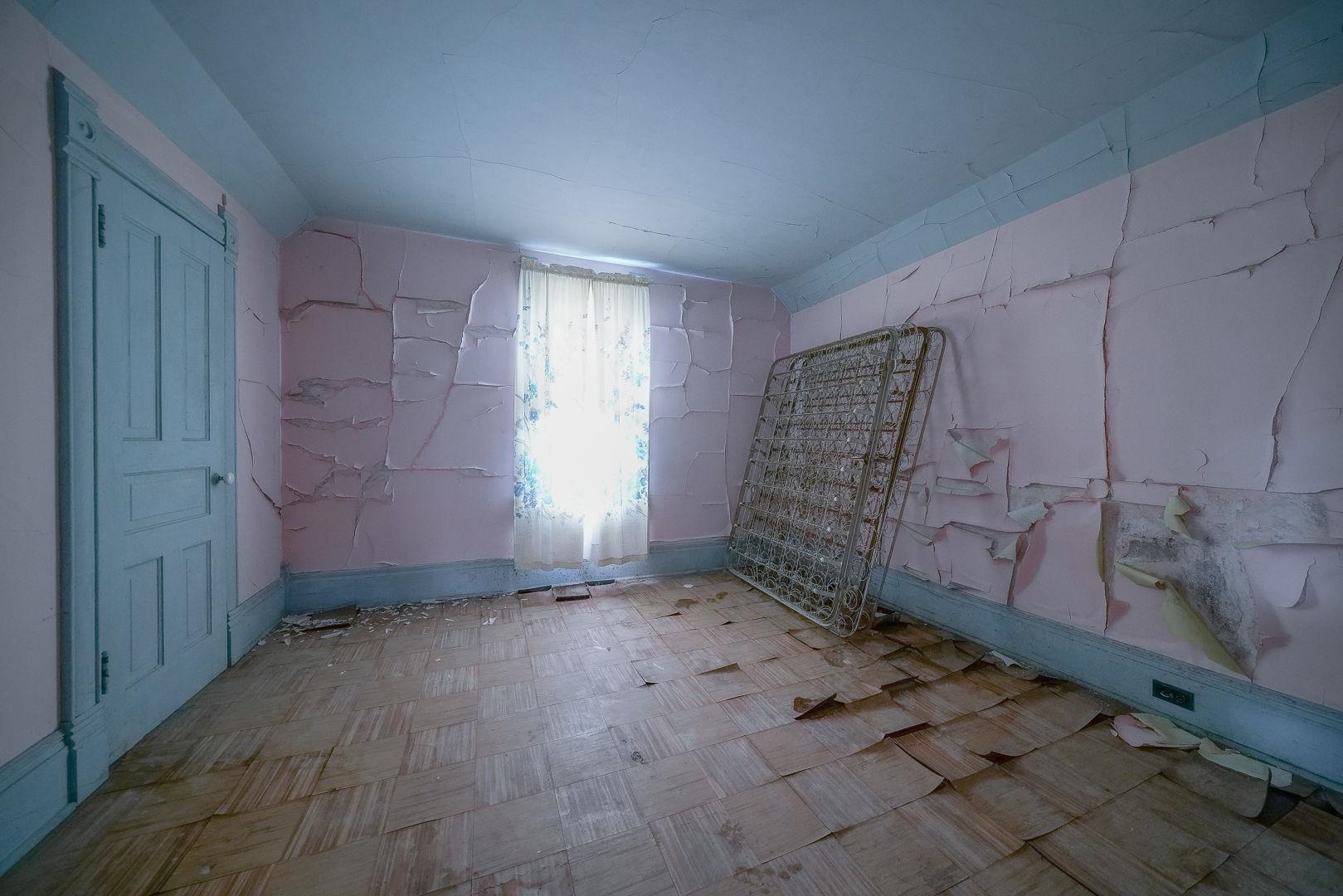 118 North Locust Street Genoa, IL 60135 - Photo 2 of 21 a view of an empty room with a window