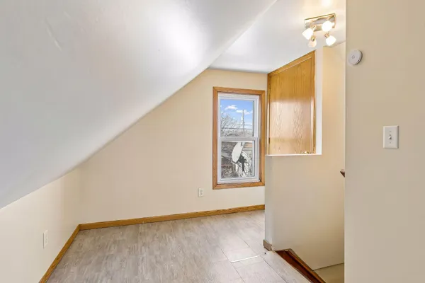 $300,000 | 607 Simpson Street, St. Paul, MN 55104