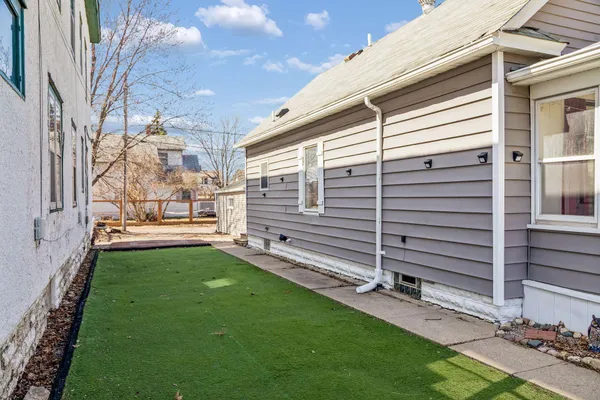 $300,000 | 607 Simpson Street, St. Paul, MN 55104