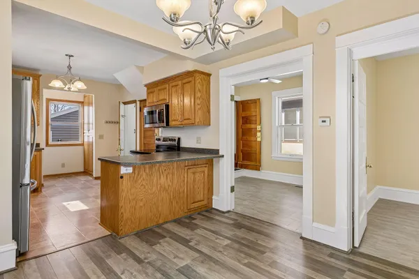 $300,000 | 607 Simpson Street, St. Paul, MN 55104