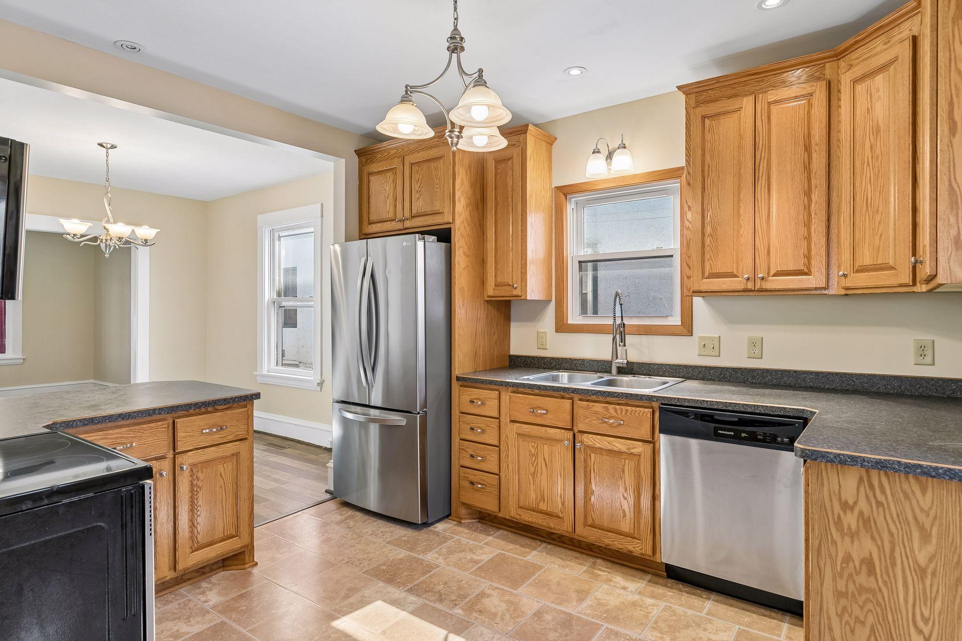 607 Simpson Street St. Paul, MN 55104 - Photo 6 of 43