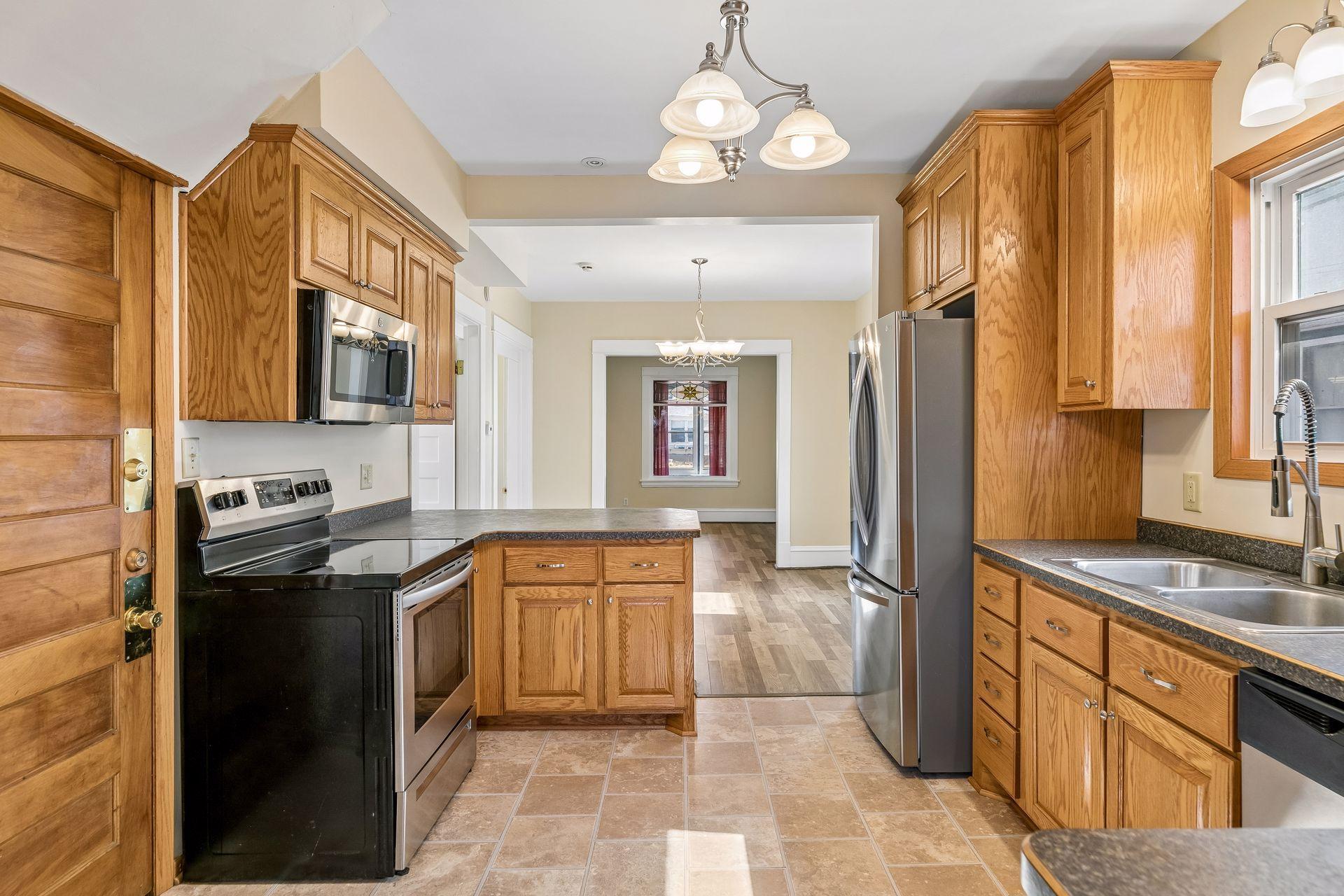 607 Simpson Street St. Paul, MN 55104 - Photo 7 of 43