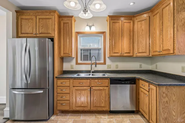 $300,000 | 607 Simpson Street, St. Paul, MN 55104