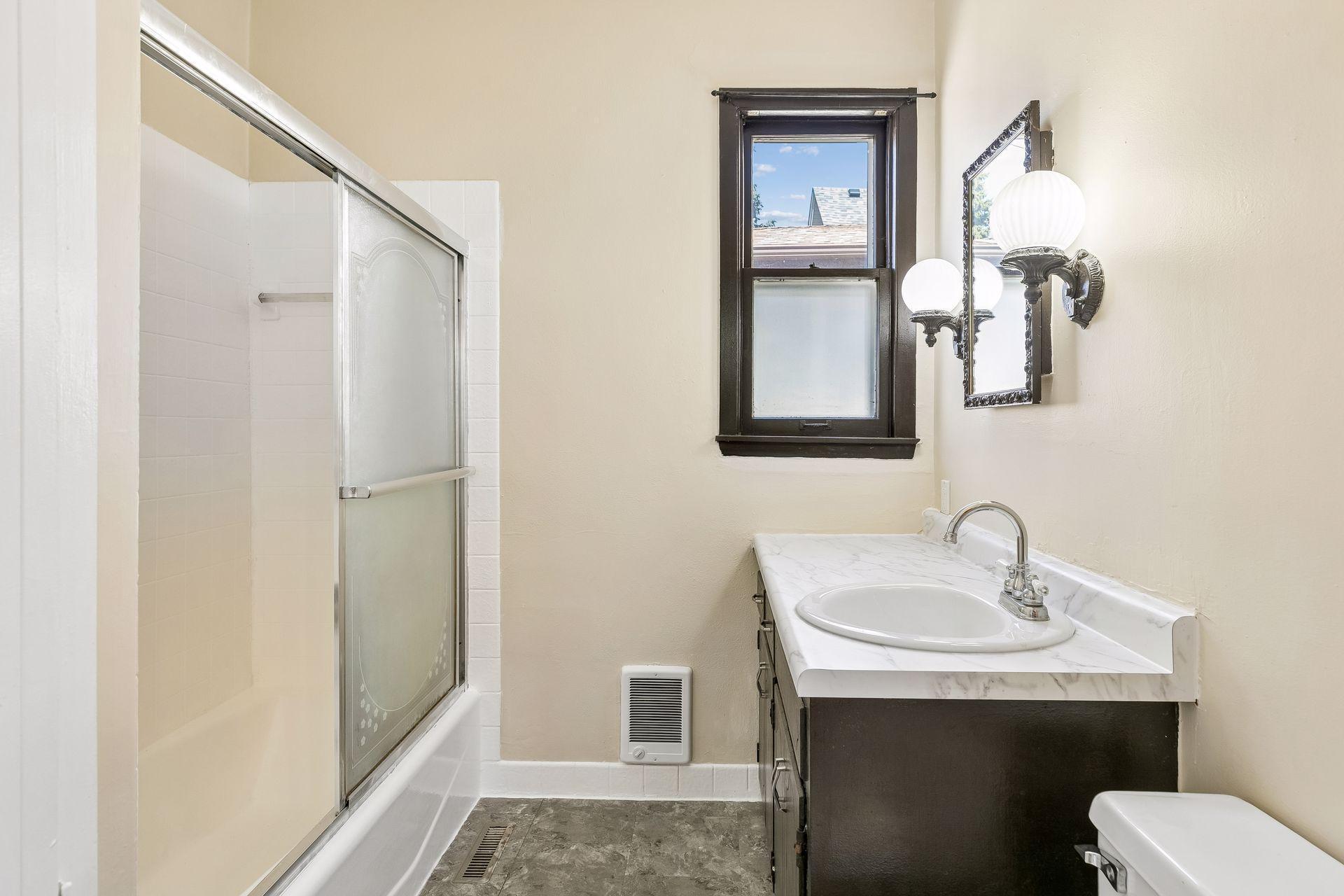 607 Simpson Street St. Paul, MN 55104 - Photo 10 of 43