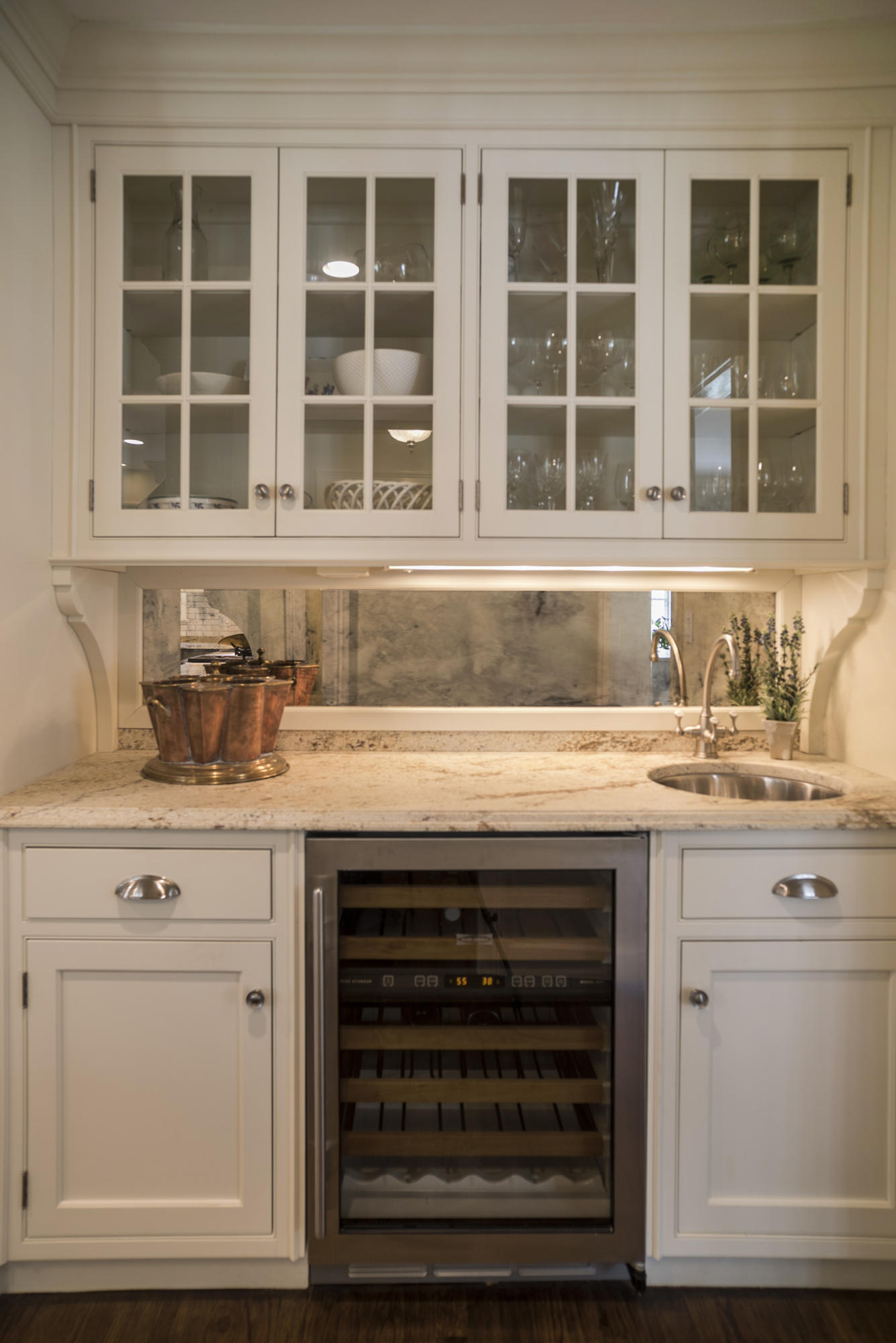 1 Pilgrim Road Darien, CT 06820 - Photo 7 of 26 a sink stove and cabinets