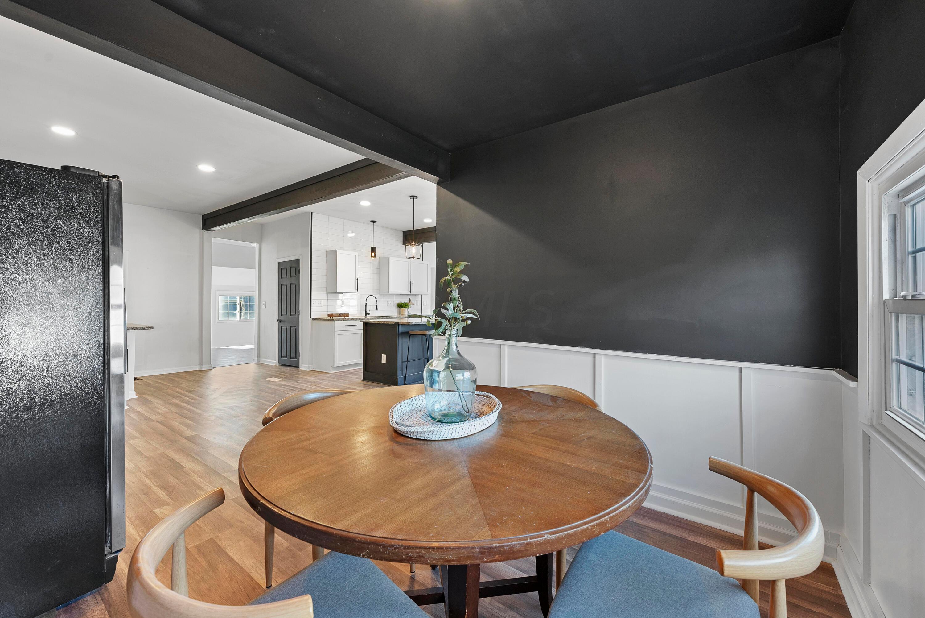 1664 Zettler Road Columbus, OH 43227 - Photo 20 of 46 Eating Space