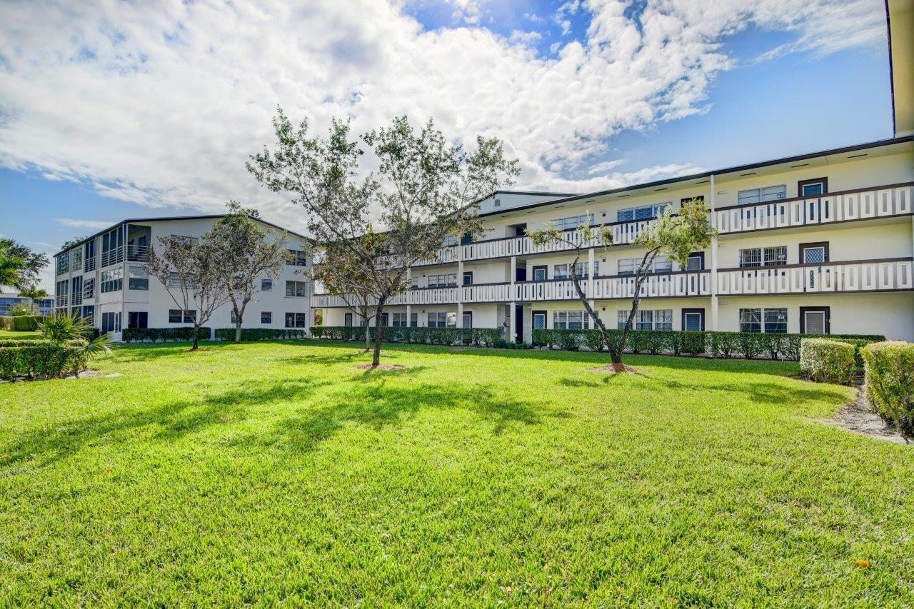 103 Suffolk C, Unit 103C Boca Raton, FL 33434 - Photo 17 of 17 CLOSE TO CLUBHOUSE