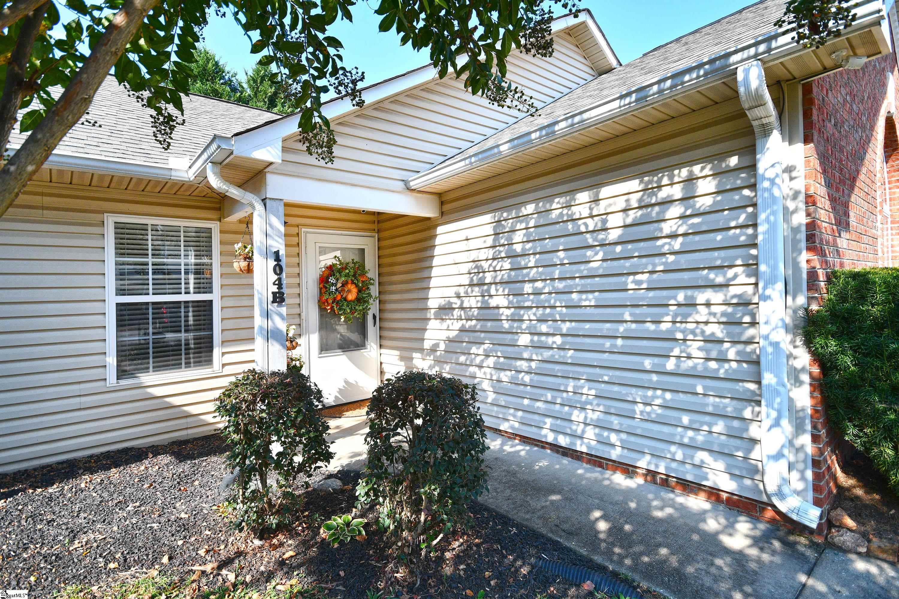 104 B Reef Court Easley, SC 29642 - Photo 3 of 34