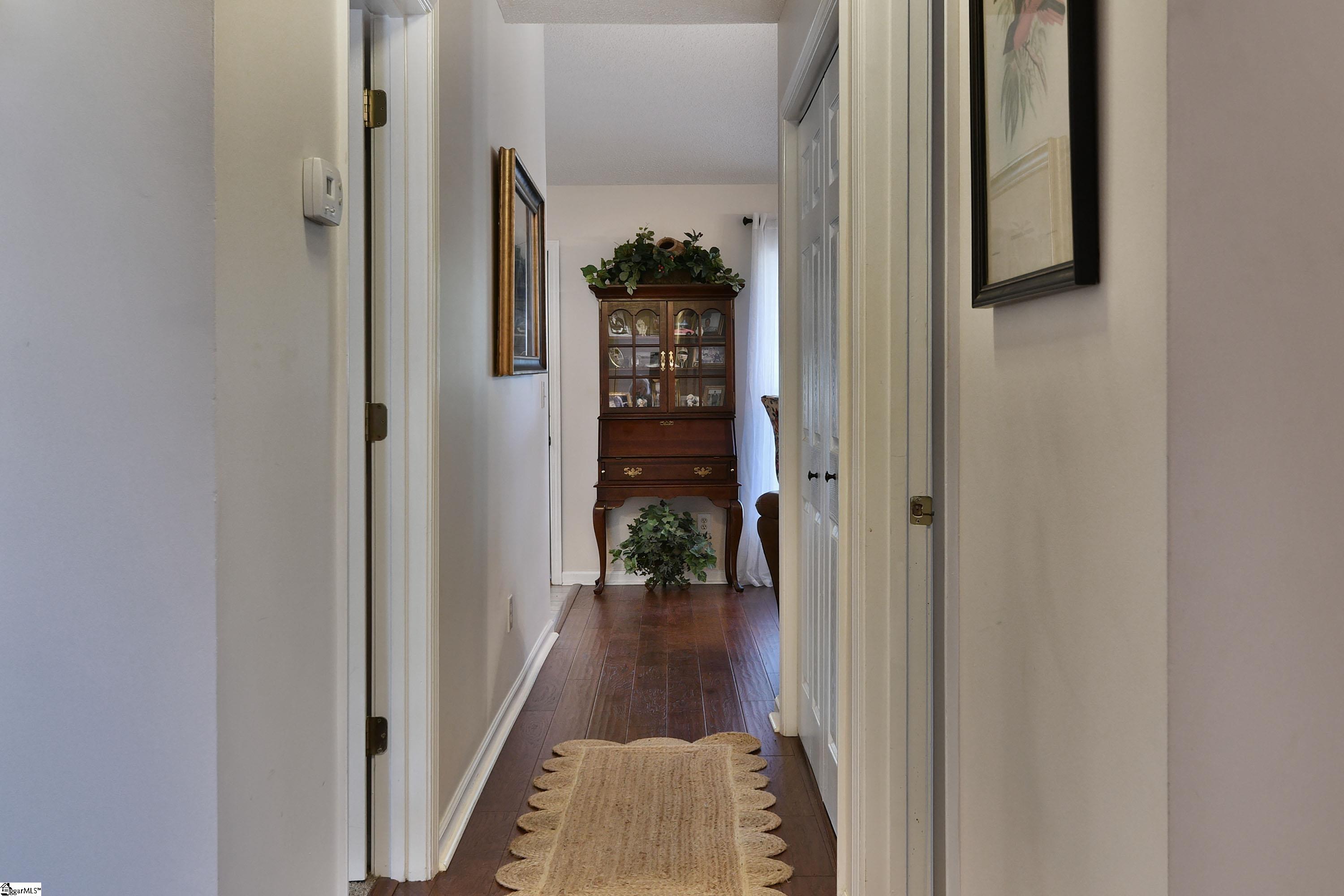 104 B Reef Court Easley, SC 29642 - Photo 4 of 34