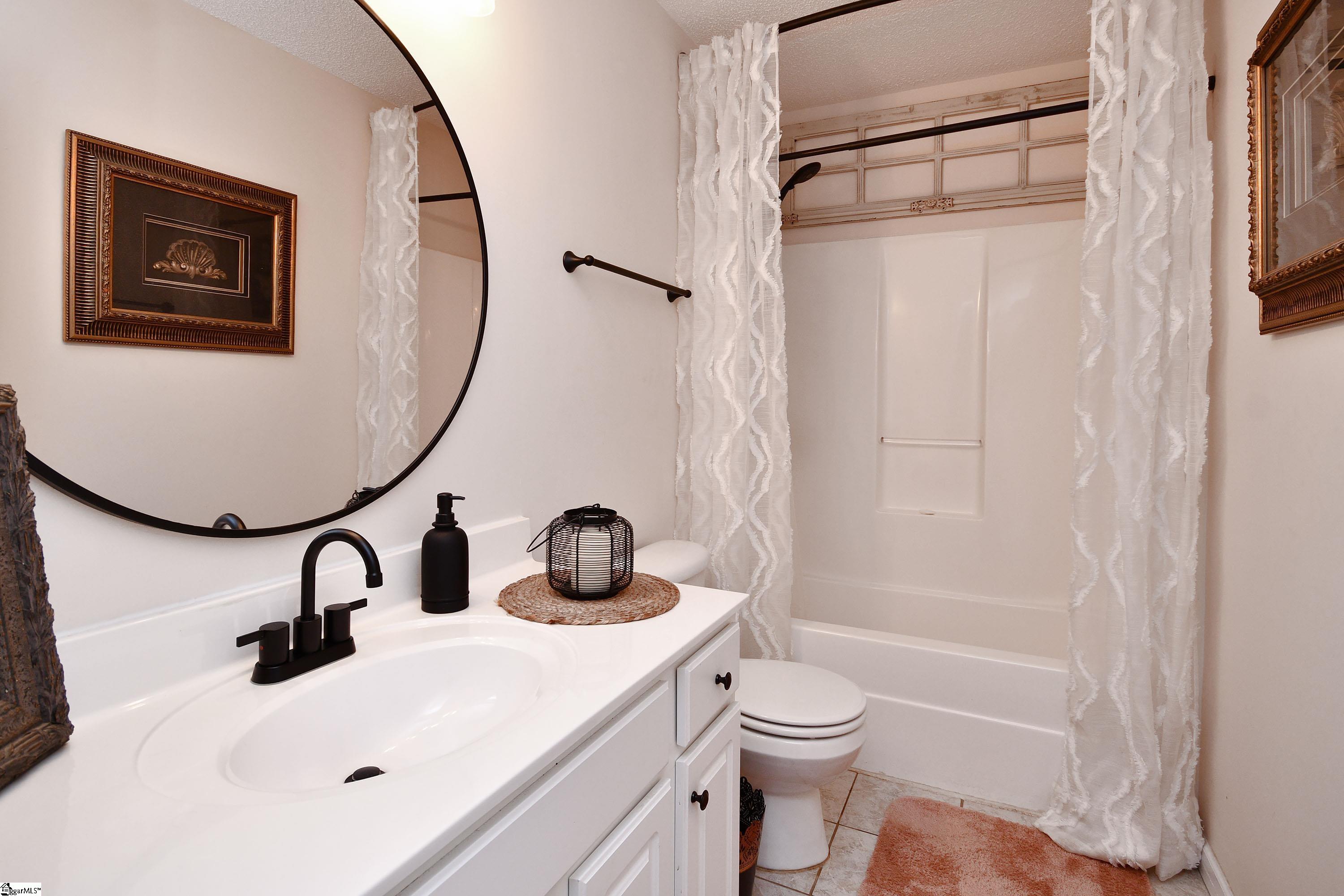 104 B Reef Court Easley, SC 29642 - Photo 9 of 34