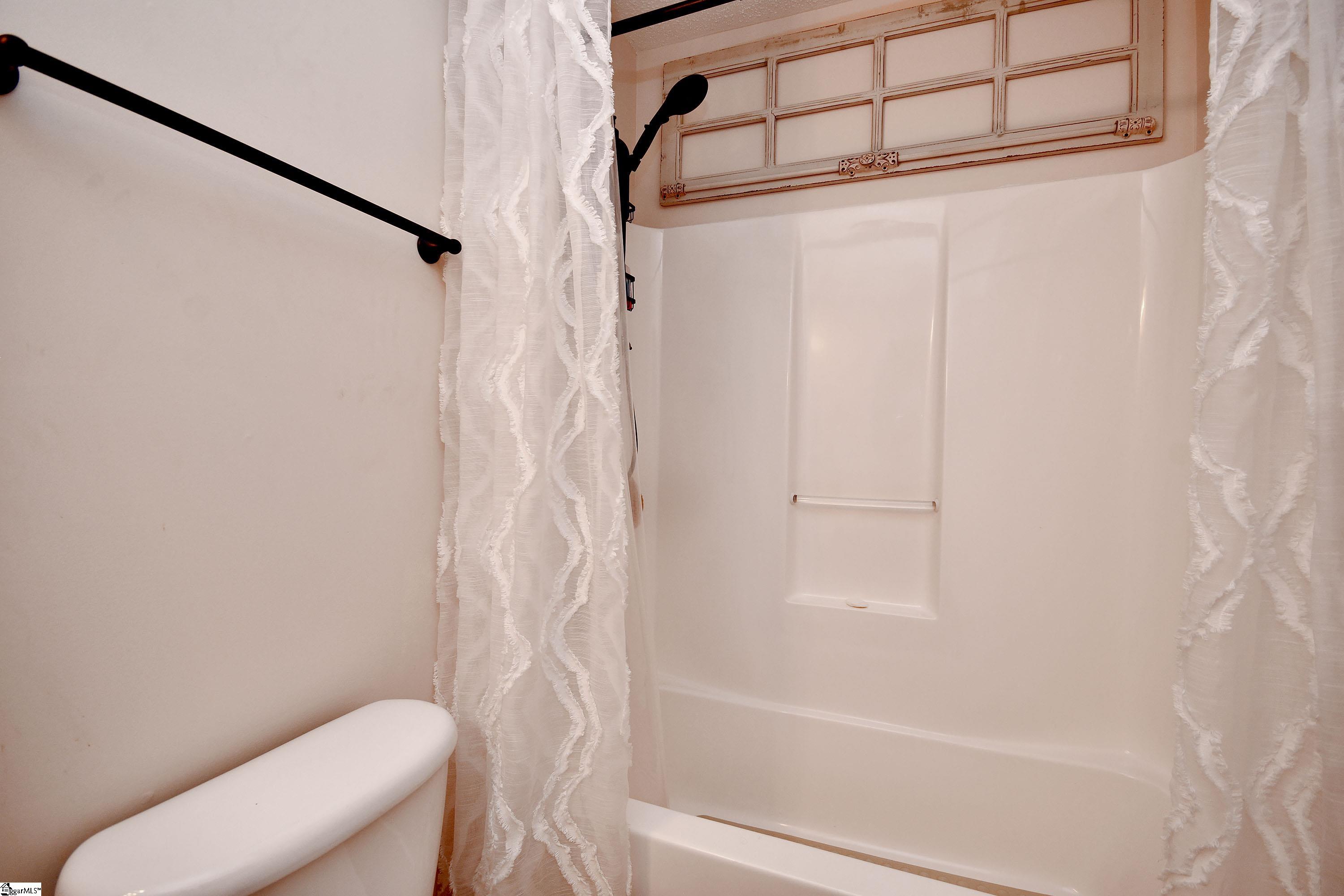 104 B Reef Court Easley, SC 29642 - Photo 10 of 34