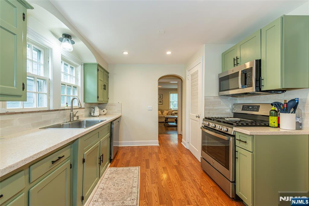 77 Forest Hill Road West Orange, NJ 07052 - Photo 9 of 45