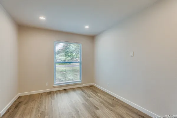 $2,100 | 520 Marilyn Drive, Schertz, TX 78154