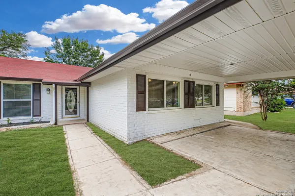 $2,100 | 520 Marilyn Drive, Schertz, TX 78154