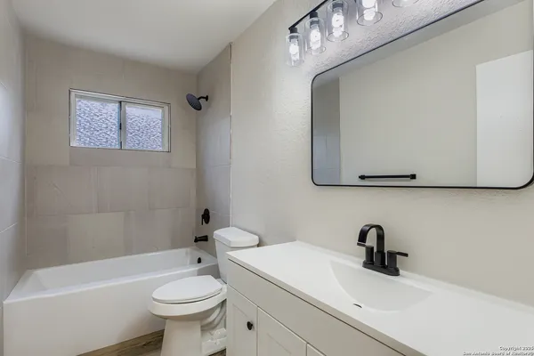 $2,100 | 520 Marilyn Drive, Schertz, TX 78154