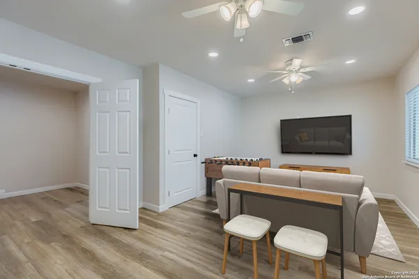 $2,100 | 520 Marilyn Drive, Schertz, TX 78154