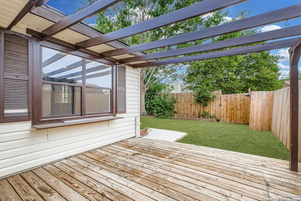 $2,100 | 520 Marilyn Drive, Schertz, TX 78154