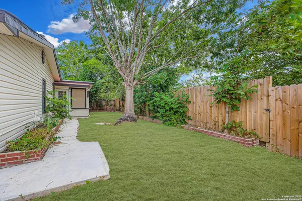 $2,100 | 520 Marilyn Drive, Schertz, TX 78154