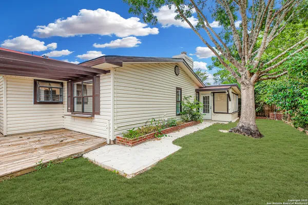 $2,100 | 520 Marilyn Drive, Schertz, TX 78154