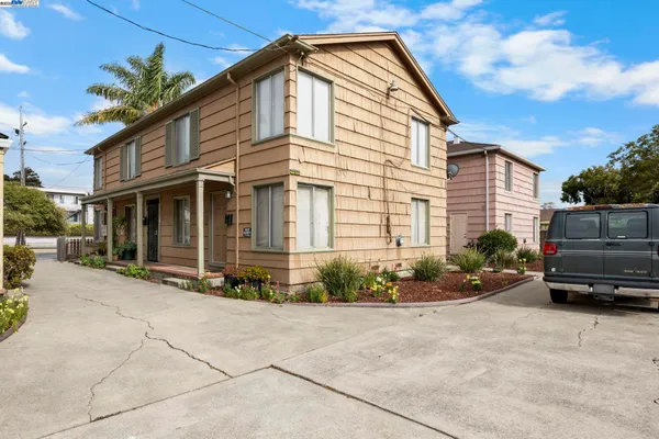 $850,000 | 2782 Sacramento Street, Berkeley, CA 94702