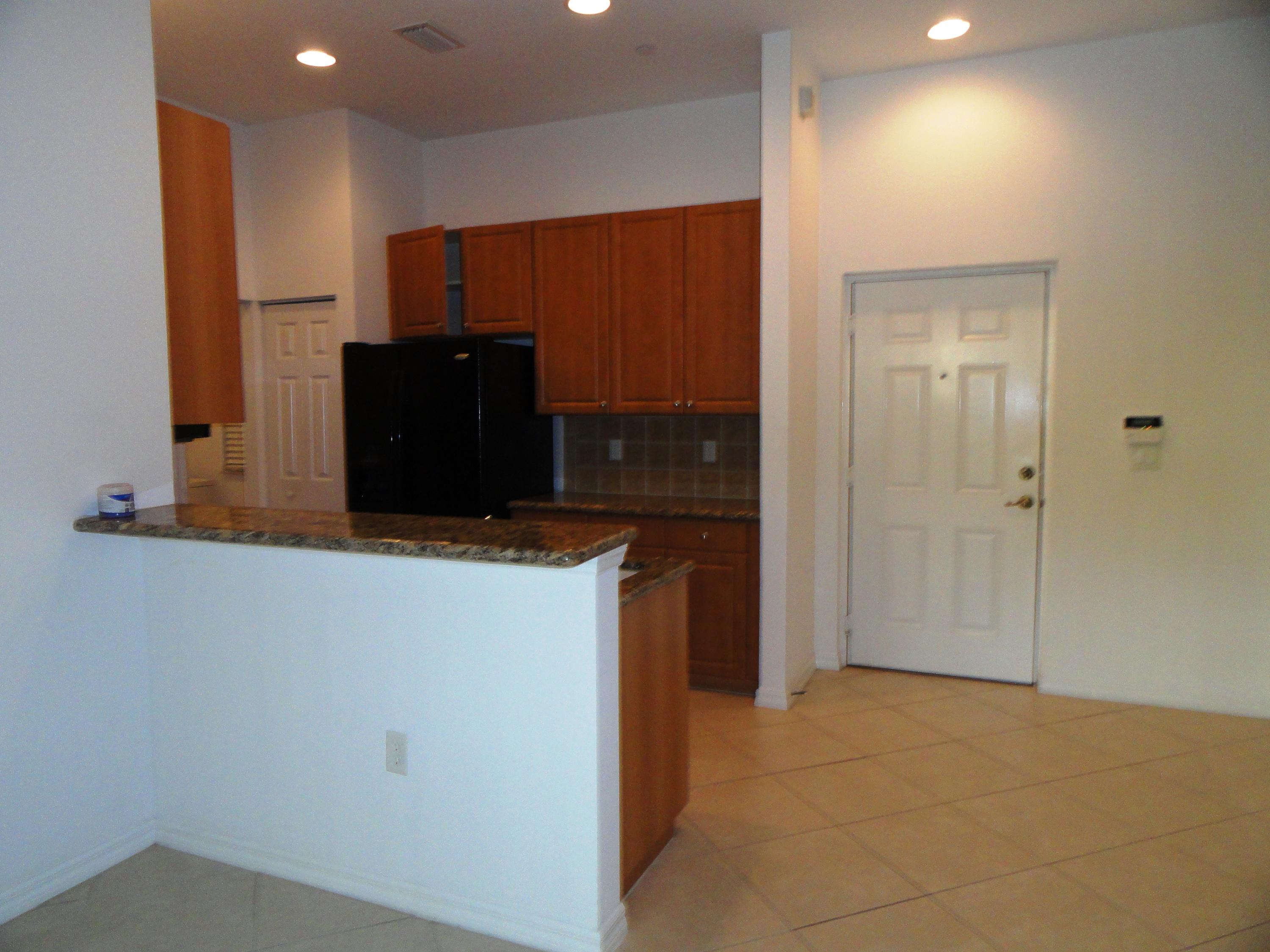1605 Renaissance Commons Boulevard, Unit 121 Boynton Beach, FL 33426 - Photo 3 of 18 Breakfast Bar