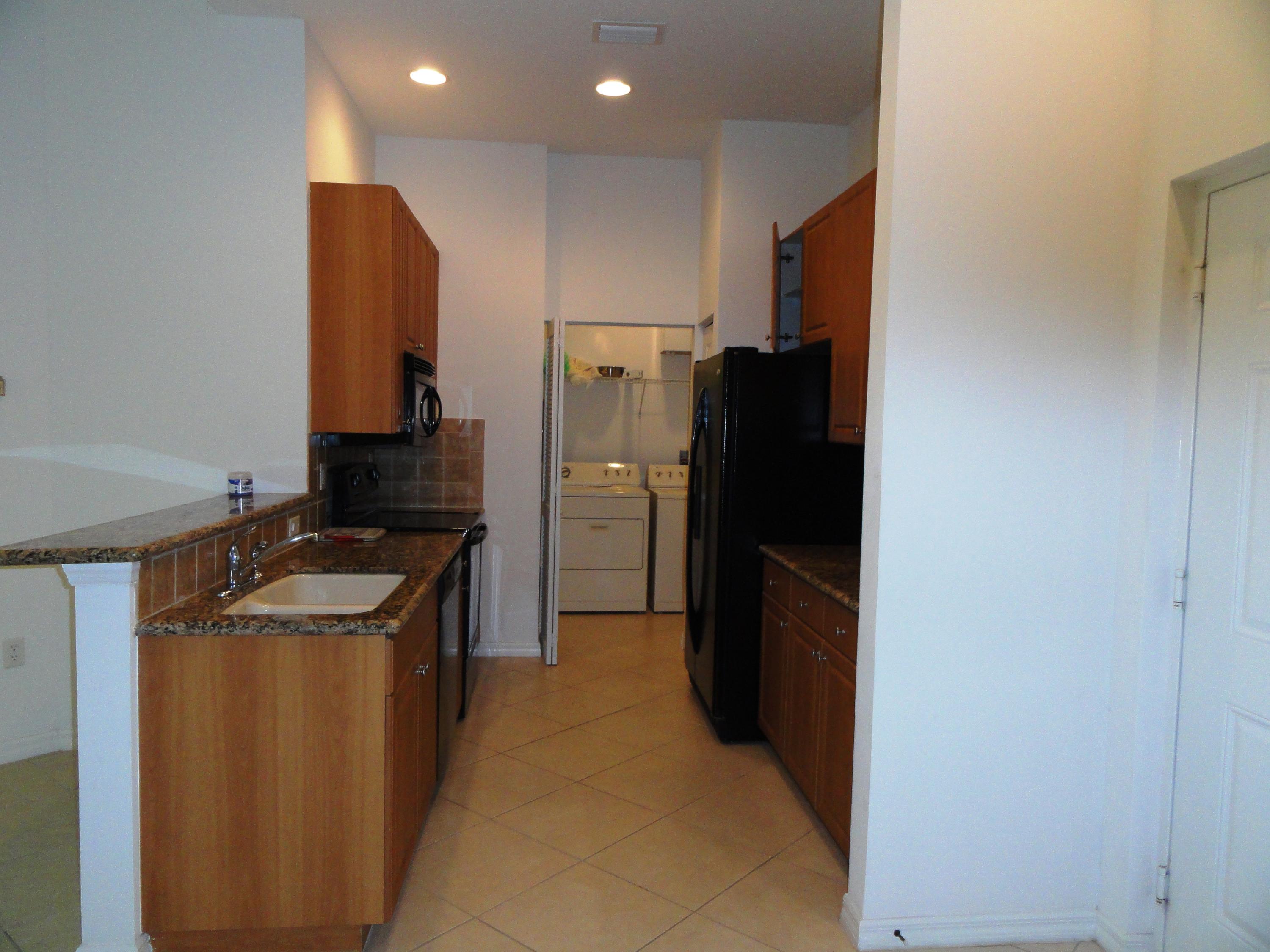 1605 Renaissance Commons Boulevard, Unit 121 Boynton Beach, FL 33426 - Photo 5 of 18 Kitchen