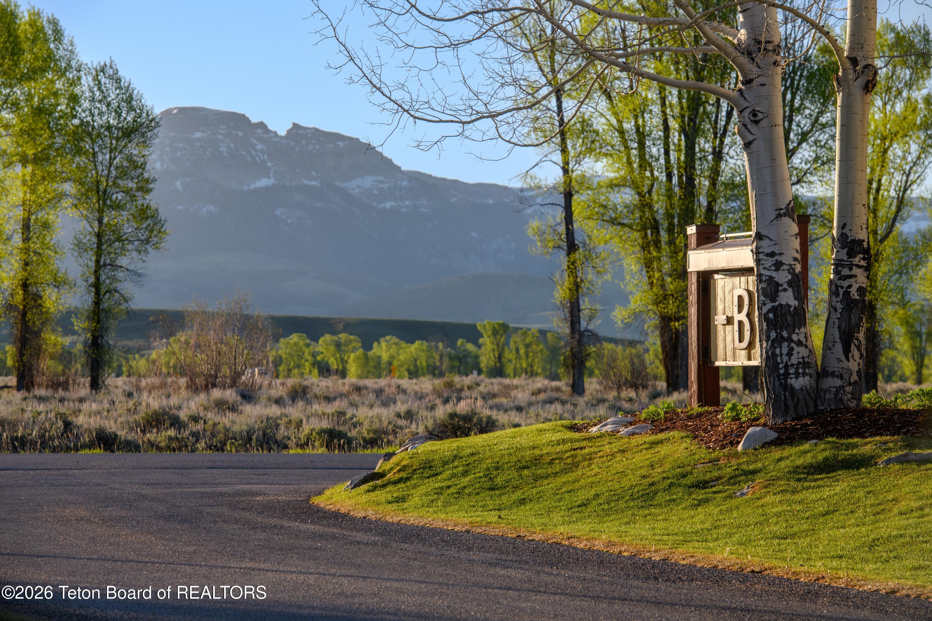 805 East Oatgrass Road Jackson, WY 83001 - Photo 9 of 10 _SES2575-HDR